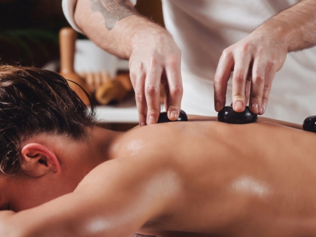 spa-salon-therapy-treatment-PZFBLW-5-1600x900